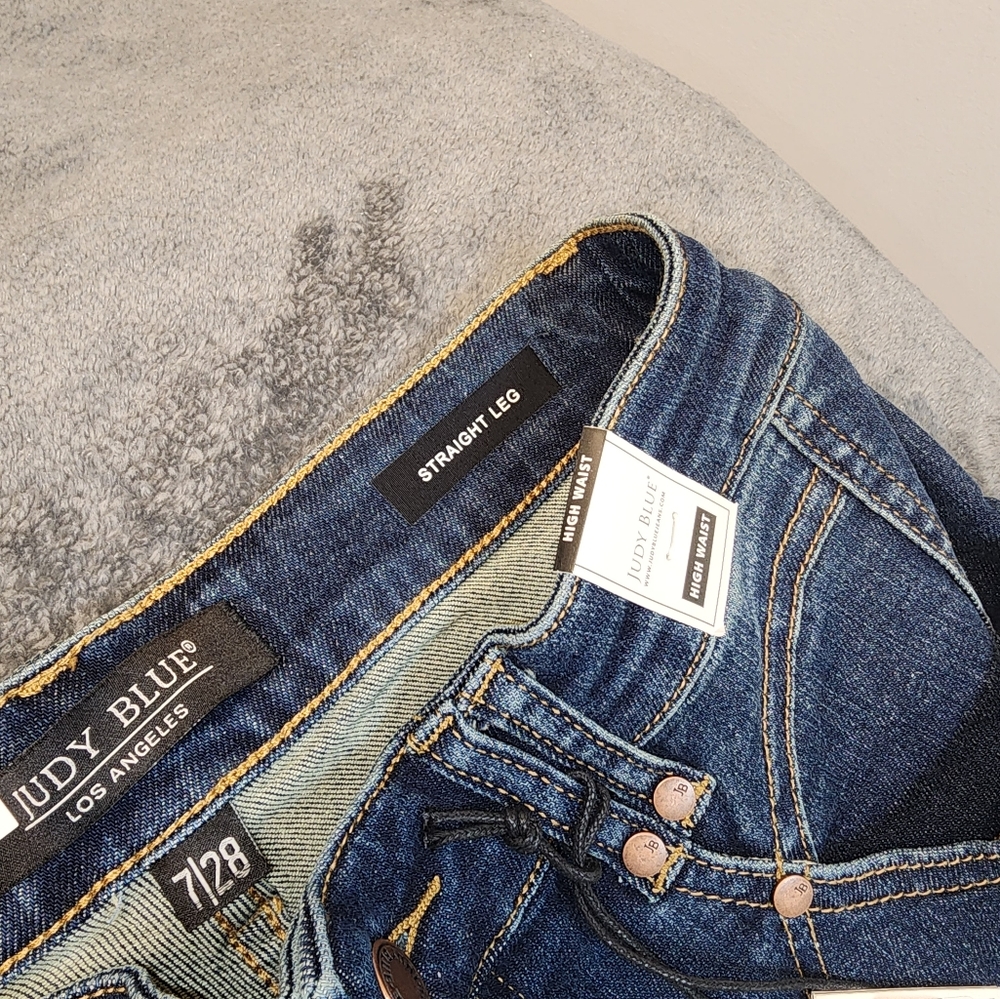 Jeans - Picture 2 of 2